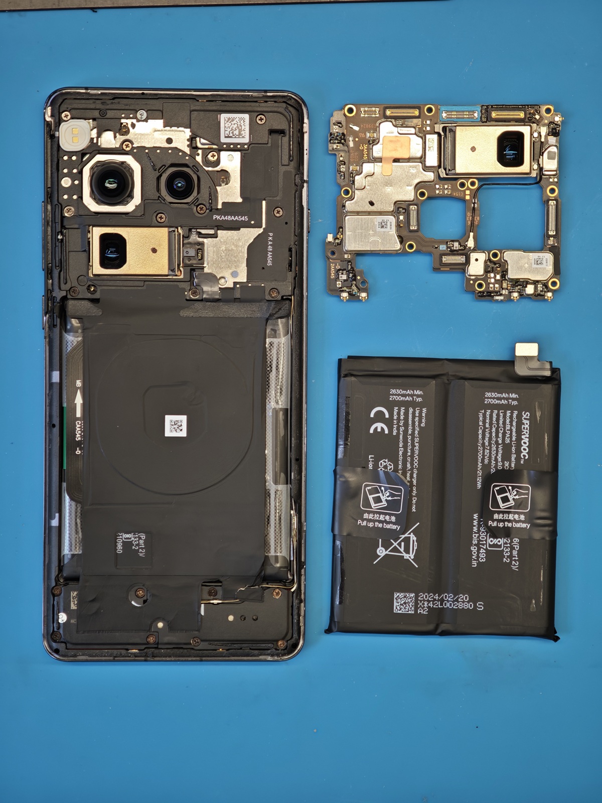 Замена аккумулятора и материнской платны на OnePlus 12